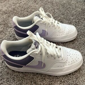 Women’s 9.5 Nike